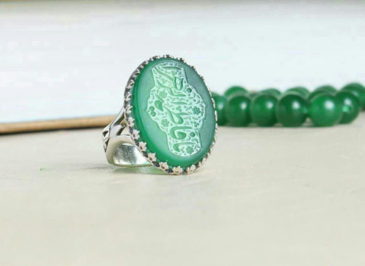 انگشتر عقیق سبز با حکاکی یا فاطمه الزهرا رکاب آلیاژی باکیفیت کد 3692